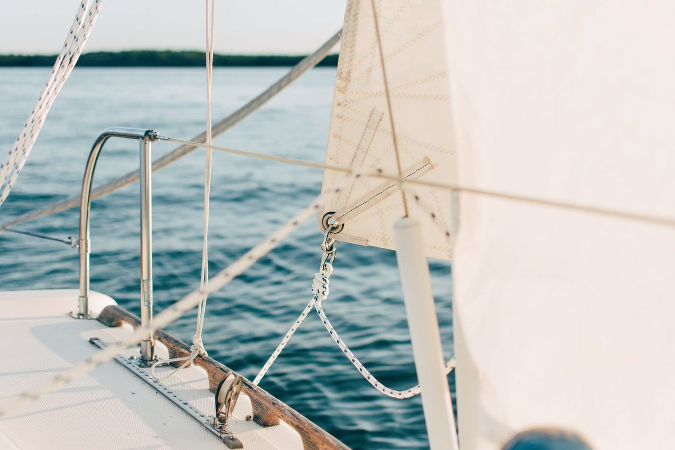 “You yourself rudder, sailor, ship” – what skills are useful for an independent yacht expedition?